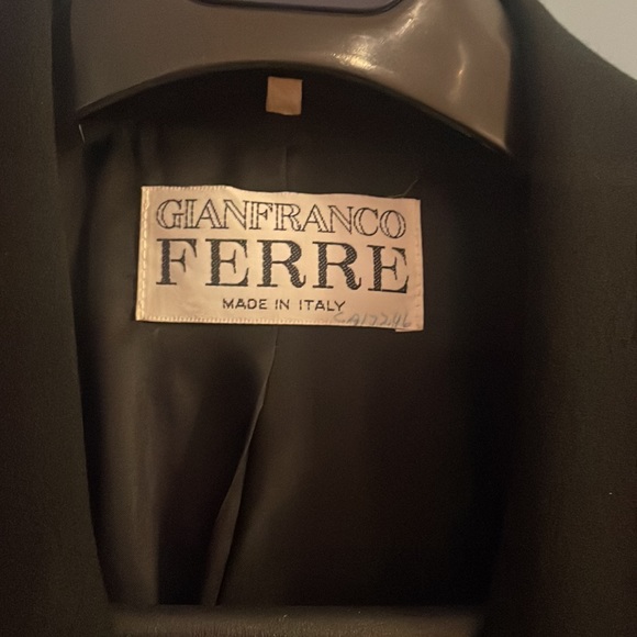 Skirt and jacket Gianfranco Ferre, made in Italy. 100% virgin wool. Size 42 - Picture 3 of 9